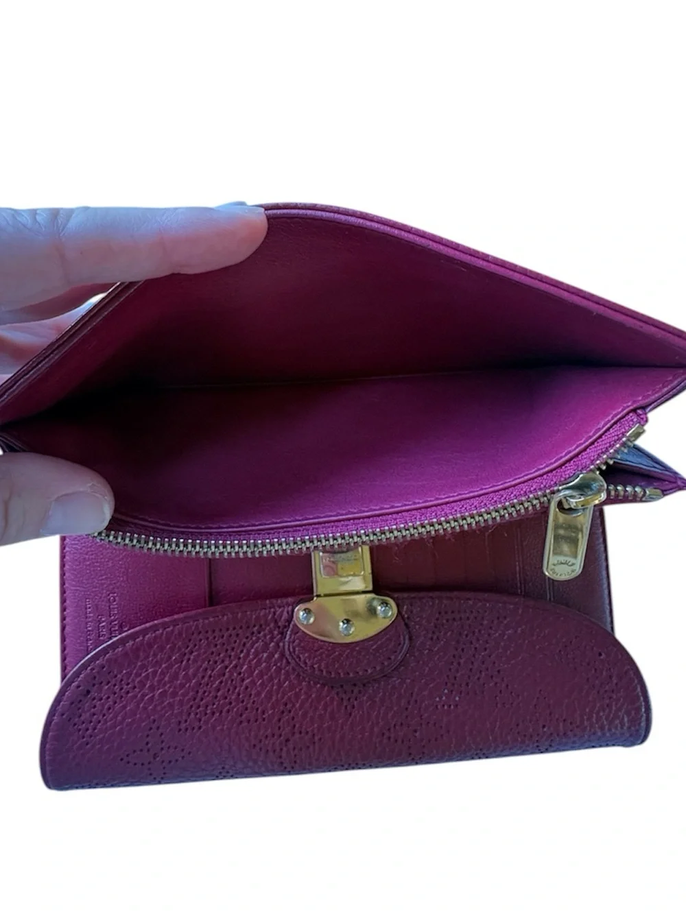 Louis Vuitton Mahina Amelia Wallet Berry Fuchsia Leather